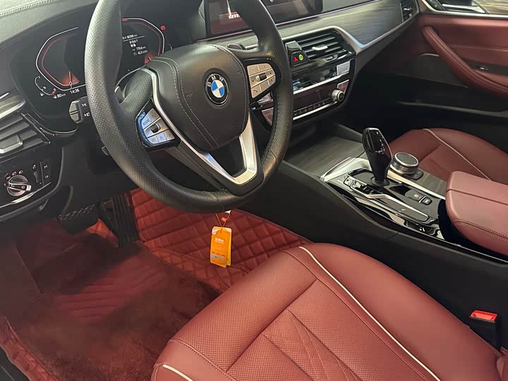 Фото 8 - BMW 5 Series