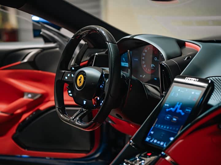 Фото 9 - Ferrari Roma