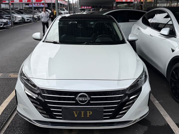 Фото 1 - Nissan Teana