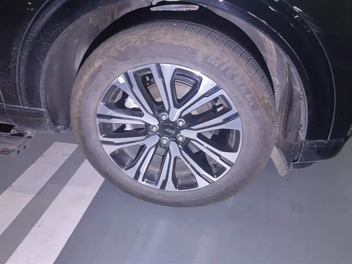 Фото 6 - Ford Explorer