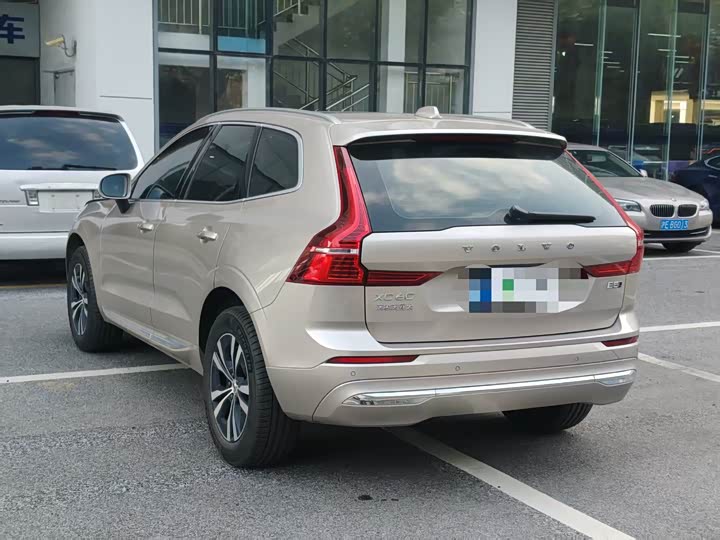 Фото 8 - Volvo XC60