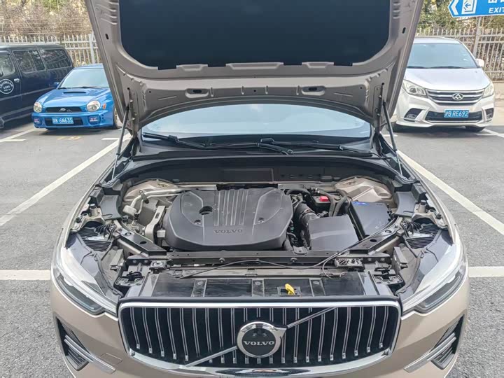 Фото 9 - Volvo XC60