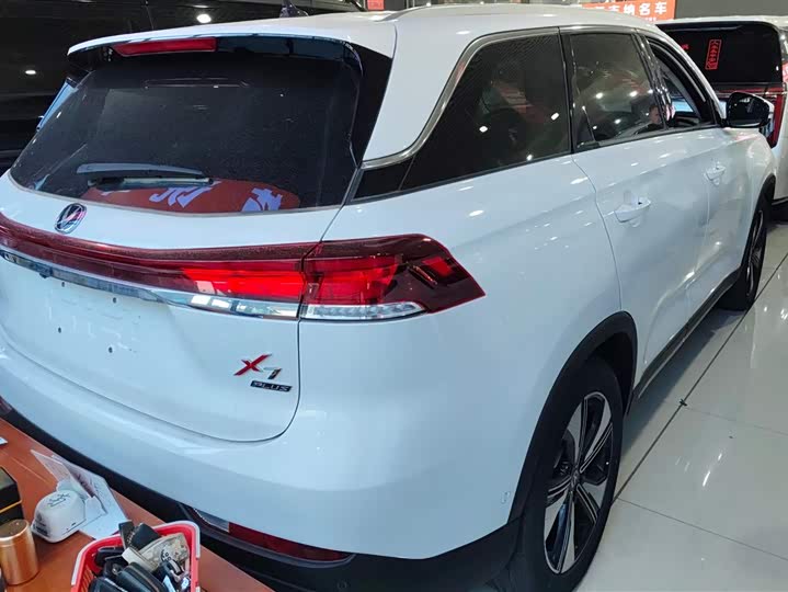 Фото 3 - Changan X7 Plus