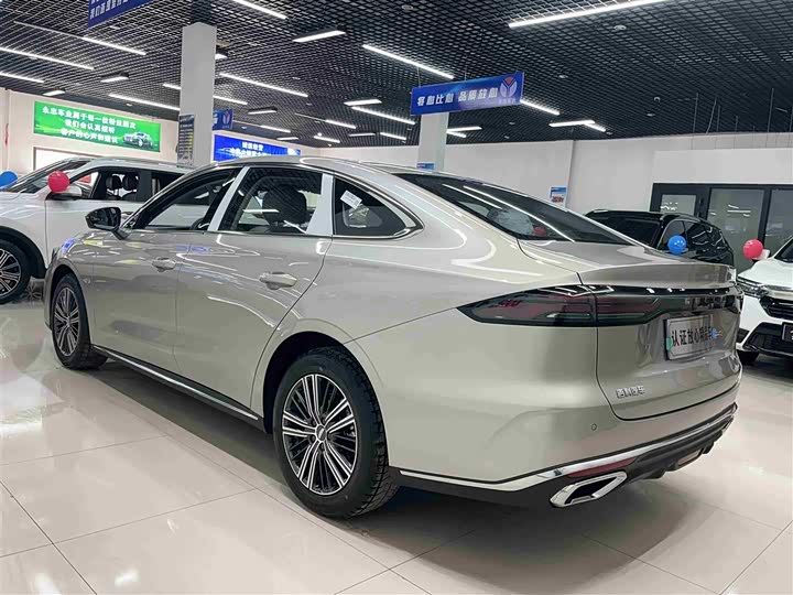 Photo 4 - Geely Emgrand