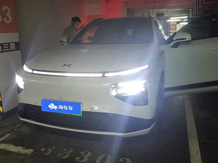 Фото 1 - XPeng G9