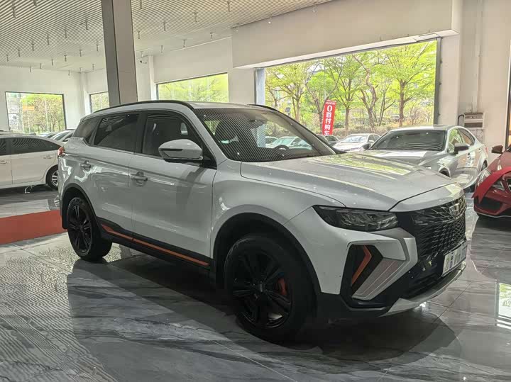 Фото 3 - Geely Atlas