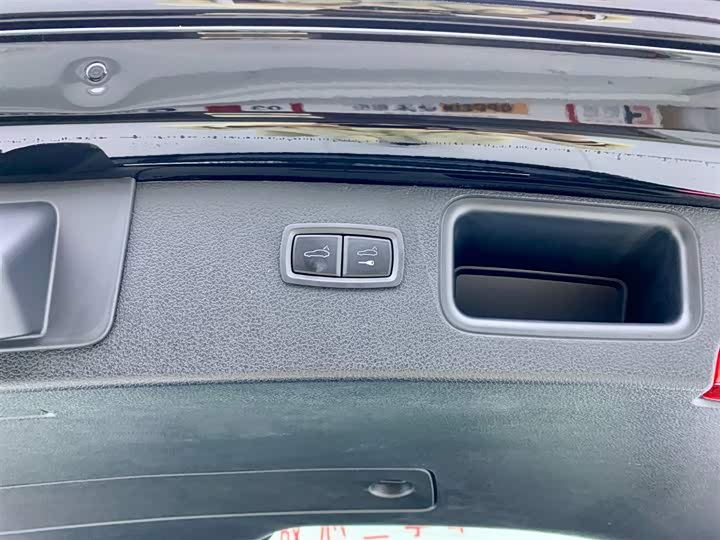 Фото 9 - Porsche Macan