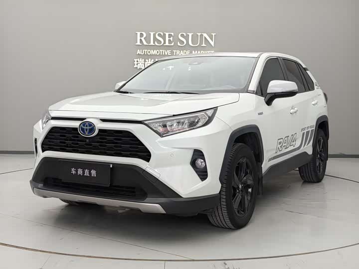 Фото 1 - Toyota RAV4 Hybrid