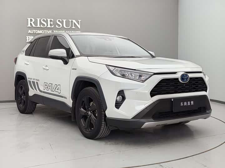 Фото 3 - Toyota RAV4 Hybrid
