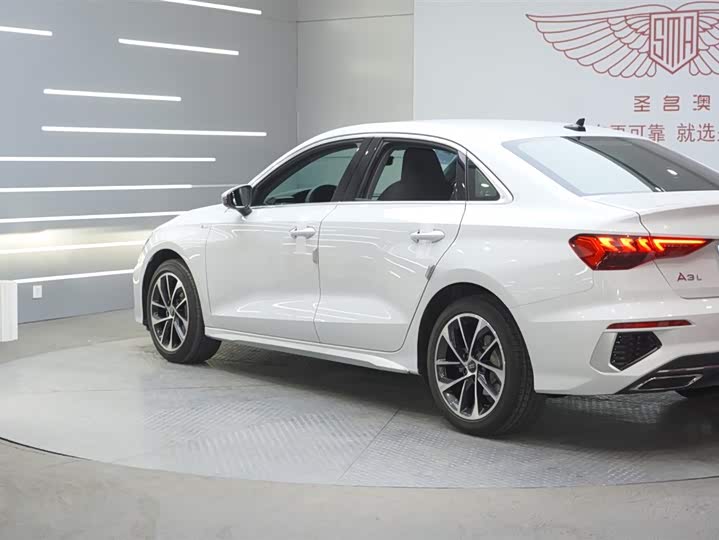 Фото 2 - Audi A3