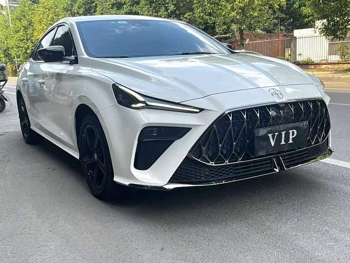 Фото 2 - MG Motor 5 Scorpio