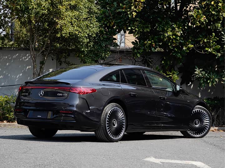 Photo 4 - Mercedes-Benz EQS AMG