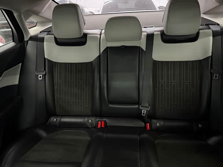 Photo 8 - Ford Mondeo