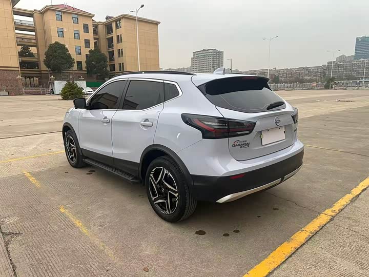 Фото 4 - Nissan Qashqai