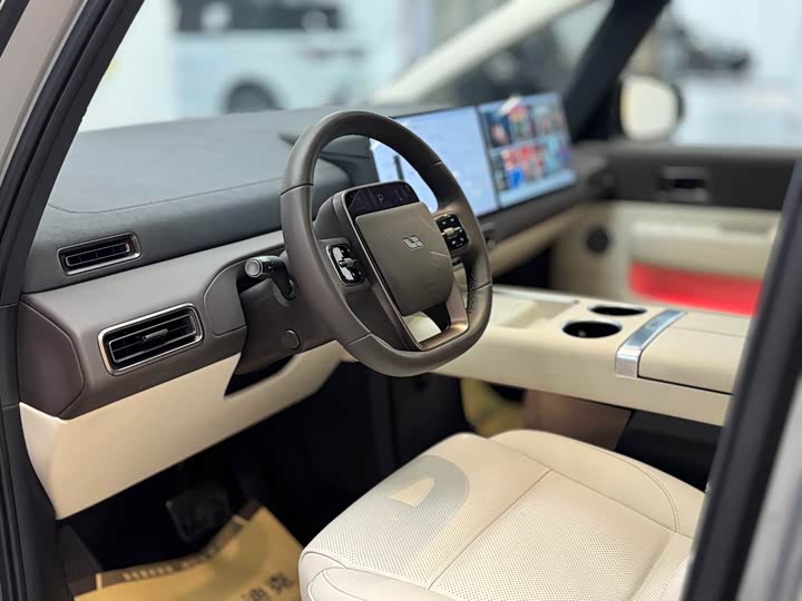 Фото 5 - LiXiang Mega