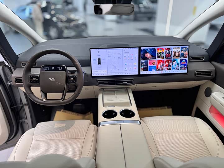 Фото 6 - LiXiang Mega