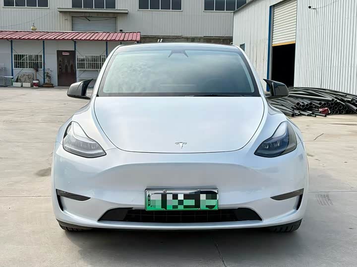 Фото 2 - Tesla Model Y