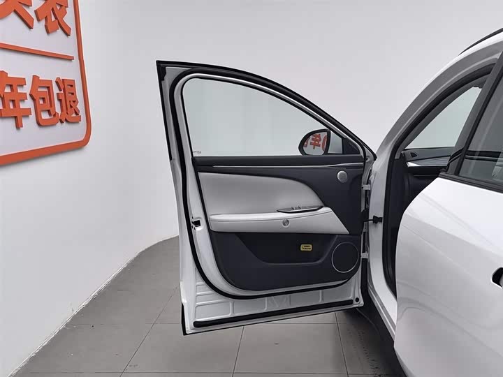 Фото 8 - BAIC Arcfox Alpha T5