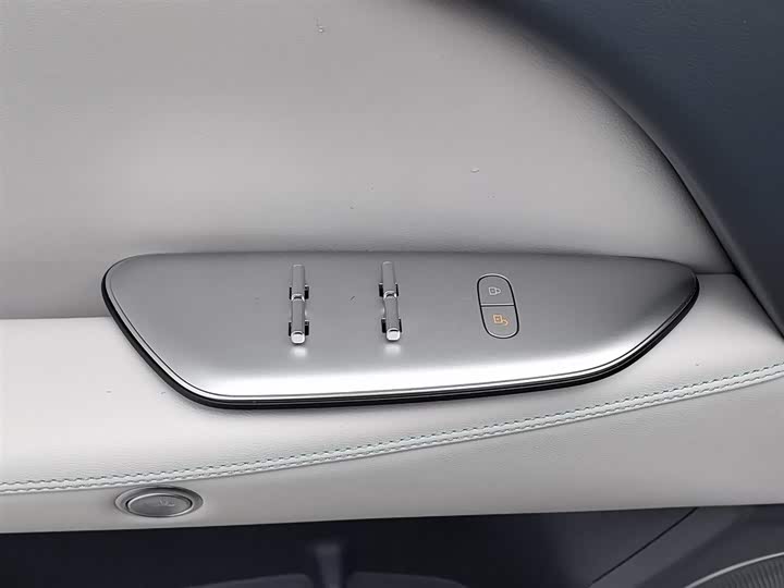 Фото 9 - BAIC Arcfox Alpha T5