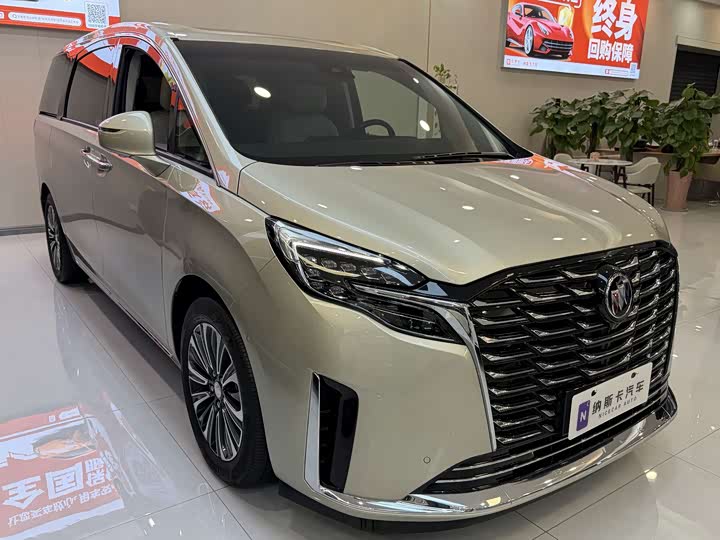 Фото 3 - Buick GL8 ES