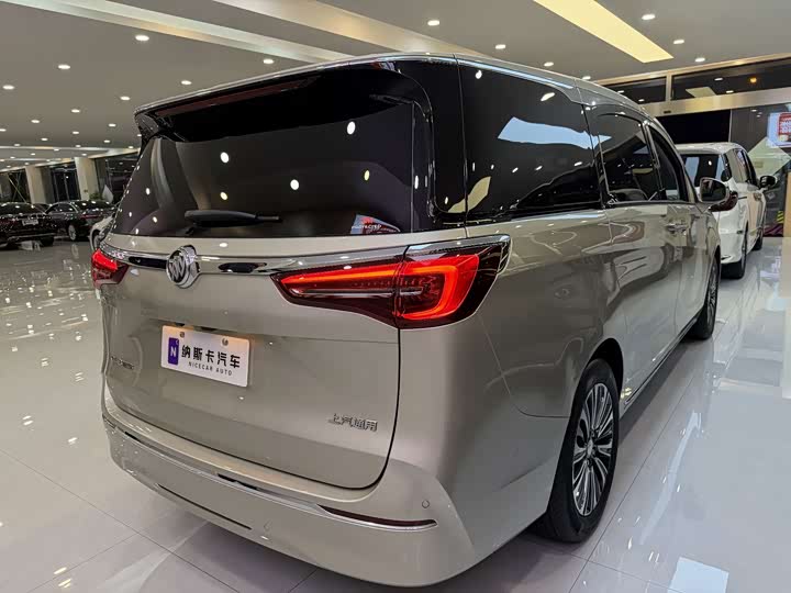 Фото 5 - Buick GL8 ES