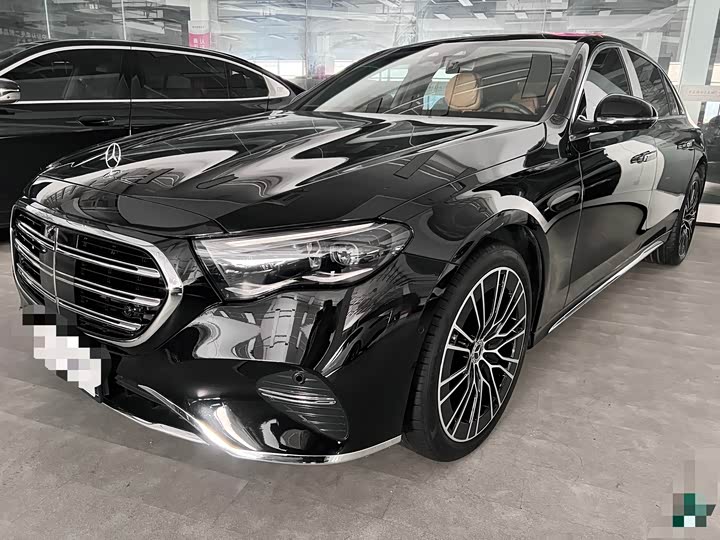 Фото 1 - Mercedes-Benz E-Class