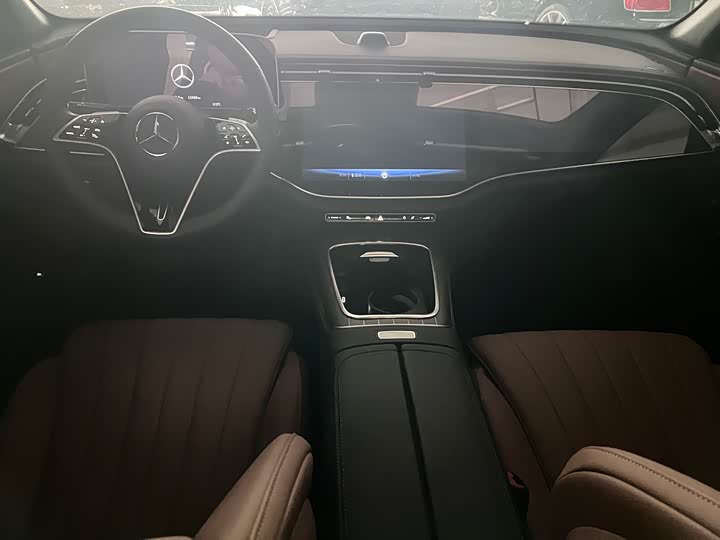 Фото 8 - Mercedes-Benz E-Class