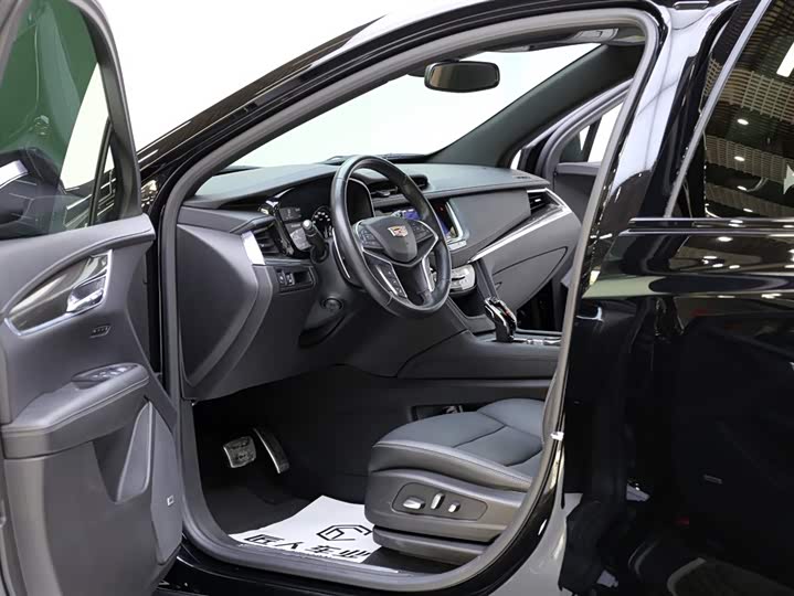 Фото 5 - Cadillac XT5