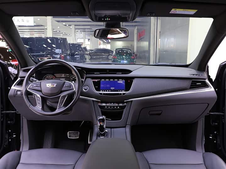 Фото 9 - Cadillac XT5