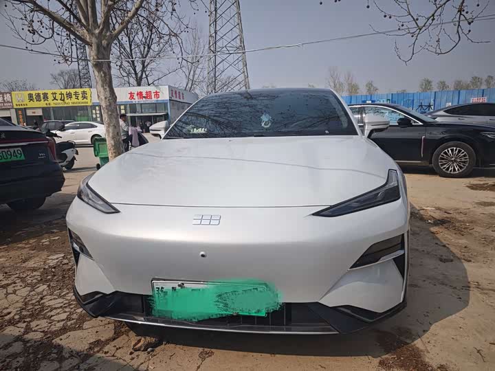 Photo 2 - Geely Galaxy E8