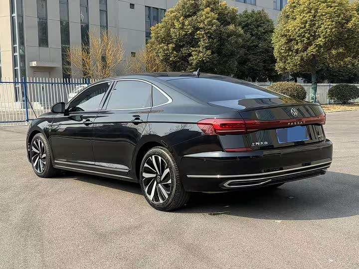 Фото 4 - Volkswagen Passat
