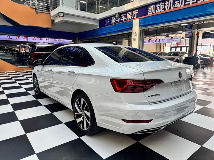 Фото 9 - Volkswagen Sagitar L