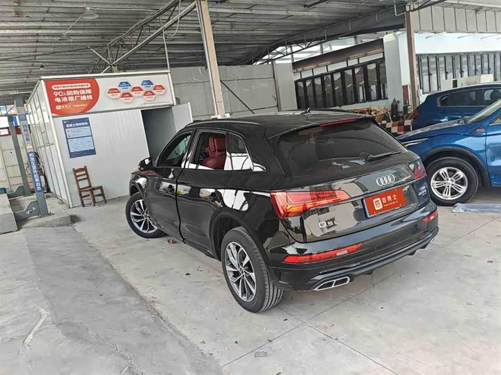 Фото 6 - Audi Q5L