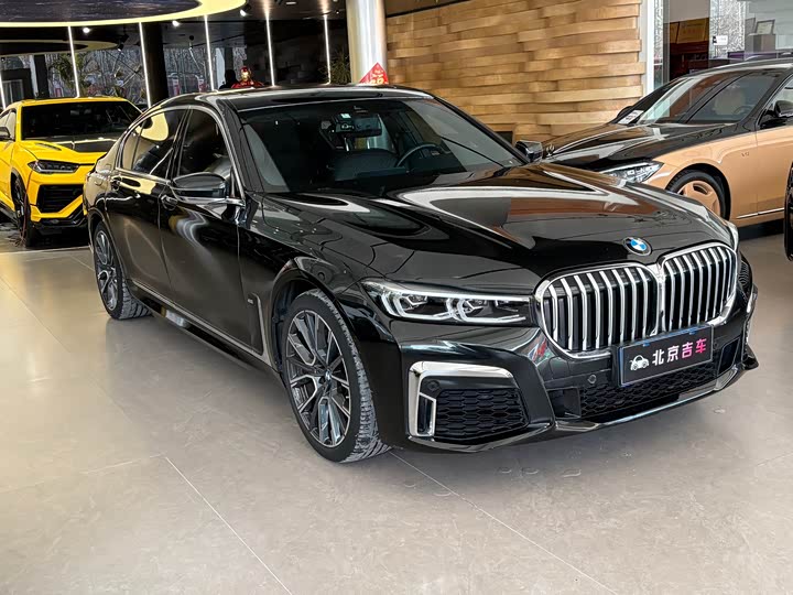 Фото 3 - BMW 7 Series