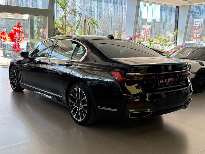 Фото 6 - BMW 7 Series