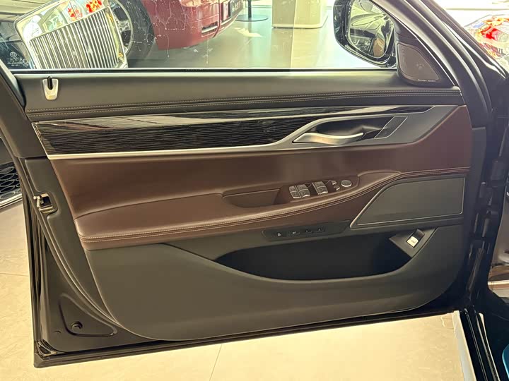 Фото 7 - BMW 7 Series