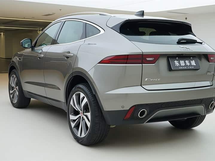Фото 5 - Jaguar E-Pace