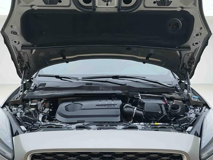 Фото 7 - Jaguar E-Pace