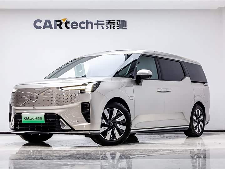 Photo 1 - Volvo EM90