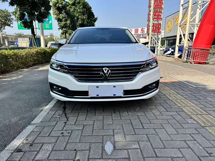 Фото 2 - Volkswagen Lavida