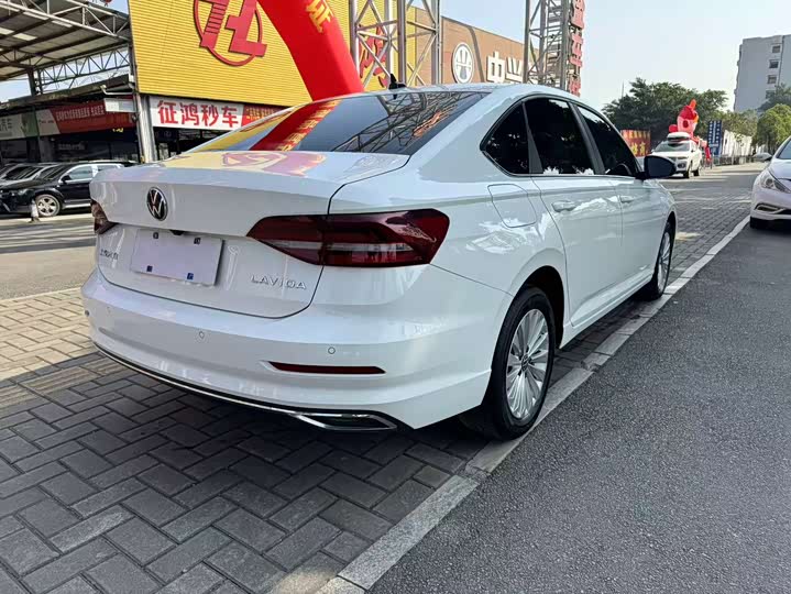 Фото 4 - Volkswagen Lavida