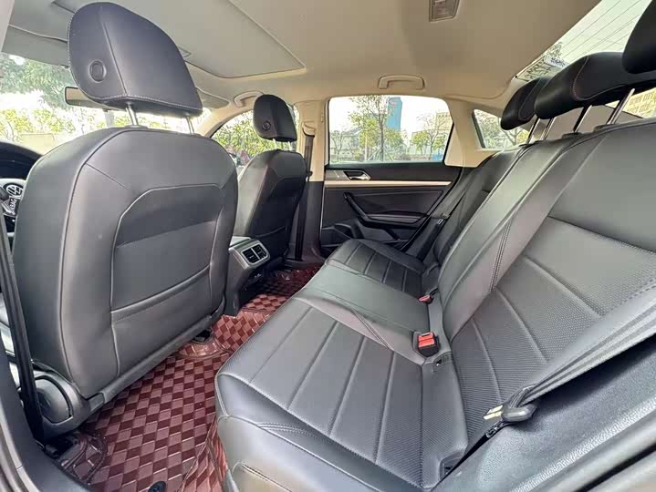 Фото 8 - Volkswagen Lavida