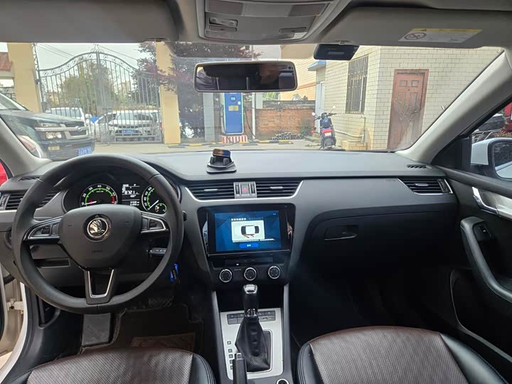 Фото 6 - Skoda Octavia Pro