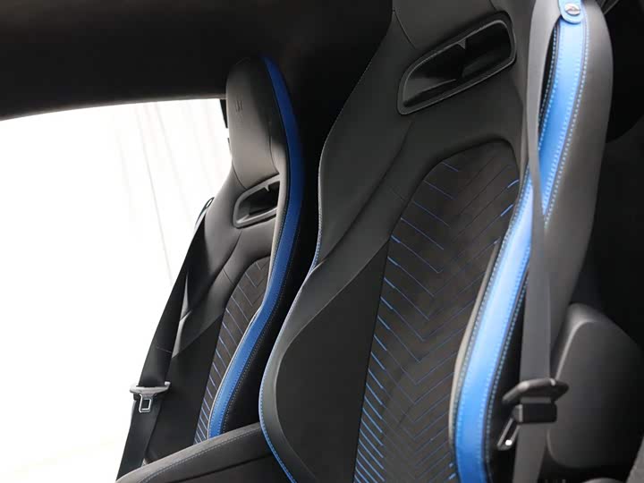 Photo 4 - Maserati MC20