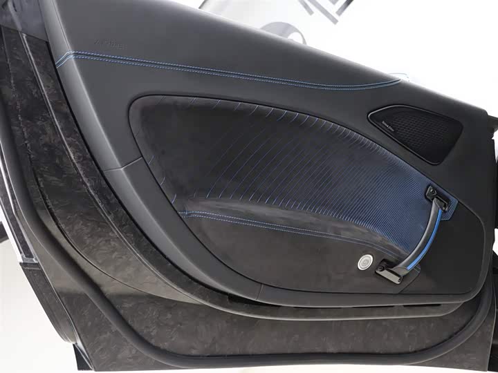 Photo 7 - Maserati MC20