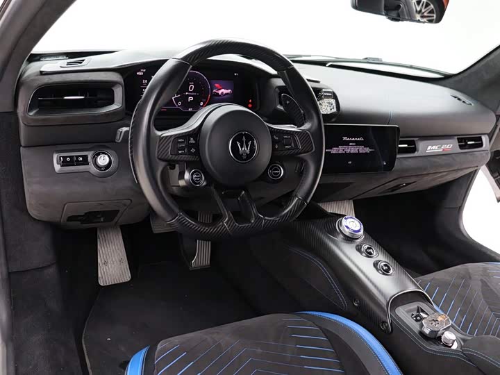 Photo 8 - Maserati MC20