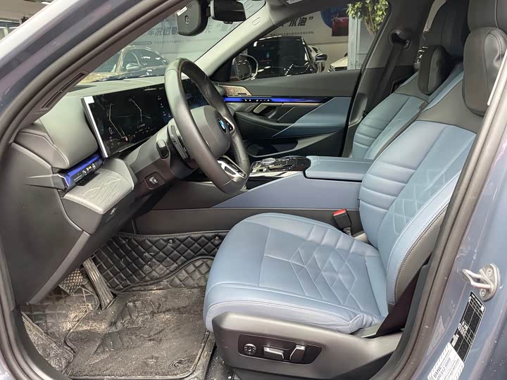 Фото 5 - BMW 5 Series