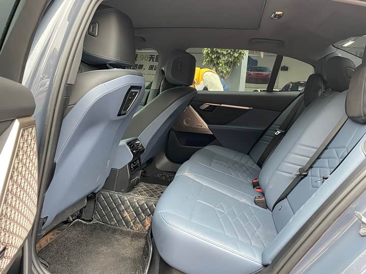 Фото 9 - BMW 5 Series