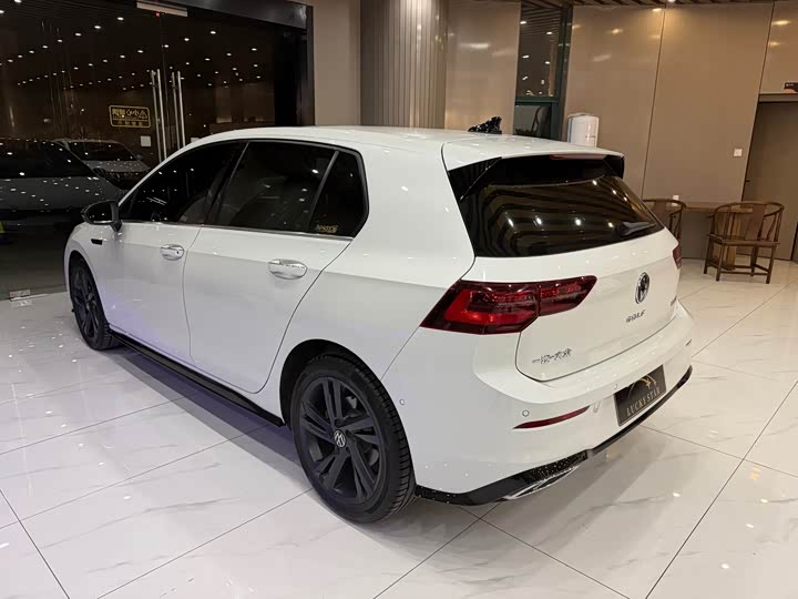 Фото 3 - Volkswagen Golf