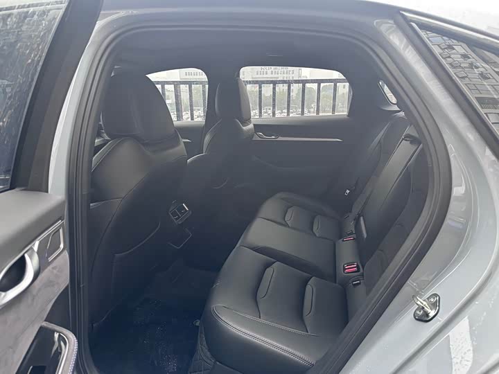 Фото 9 - Geely Preface